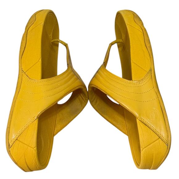 Not For Sale FitFlop Sandals Women 9 Yellow Lulu Leather Comfort Thong - Picture 6 of 9